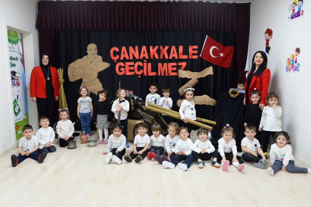 Minik Öğrencilerden 'Çanakkale Geçilmez' 10