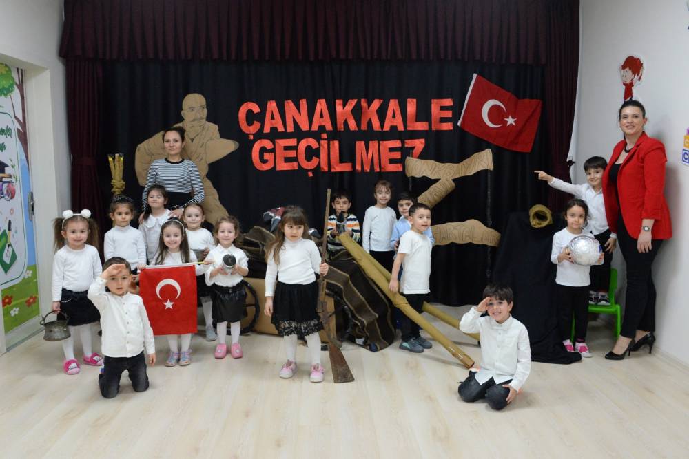 Minik Öğrencilerden 'Çanakkale Geçilmez' 9