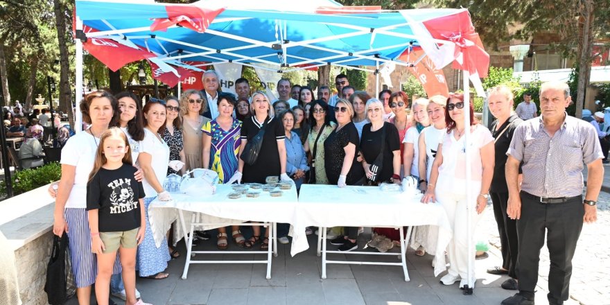 Bozüyük'te Aşure İkramı Yapıldı