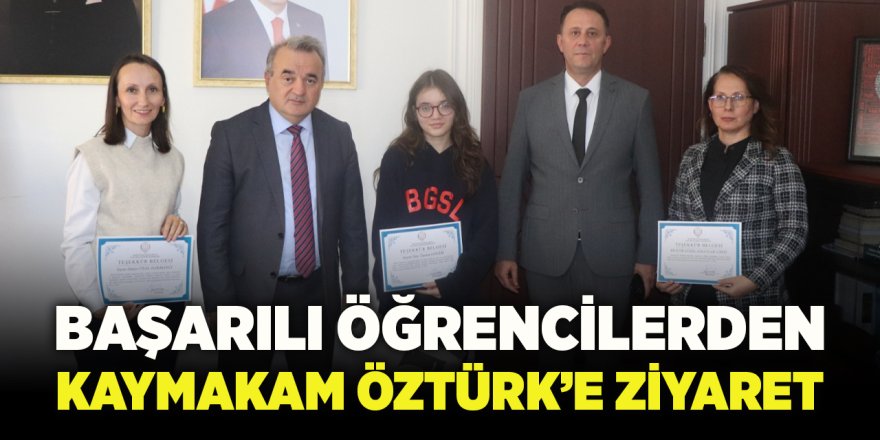 Başarılı Öğrencilerden Kaymakam Öztürk'e Ziyaret