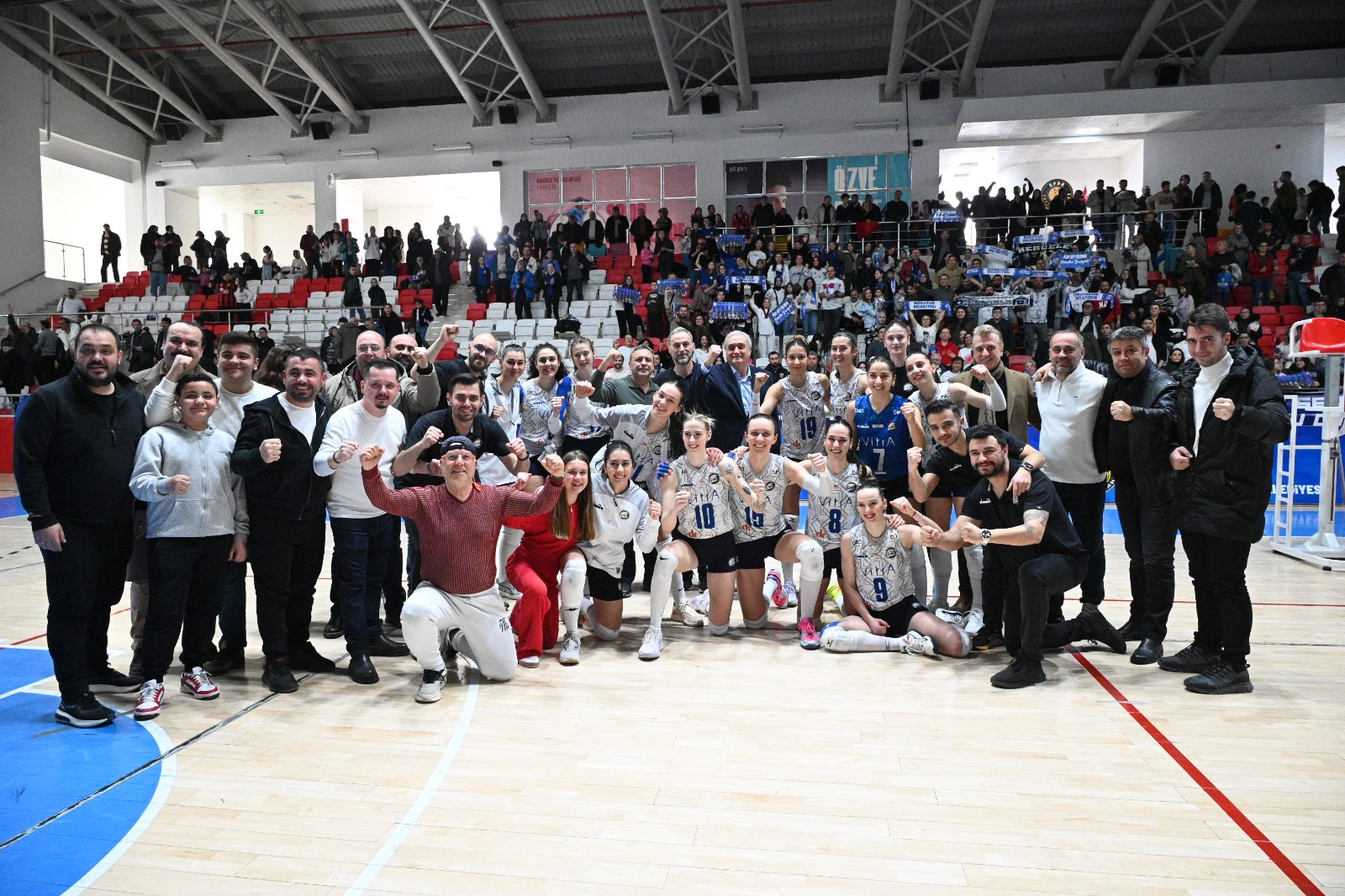 bsk-voleybol-21-hafta-yesilyurt-spor-15-02-2025-1.jpeg